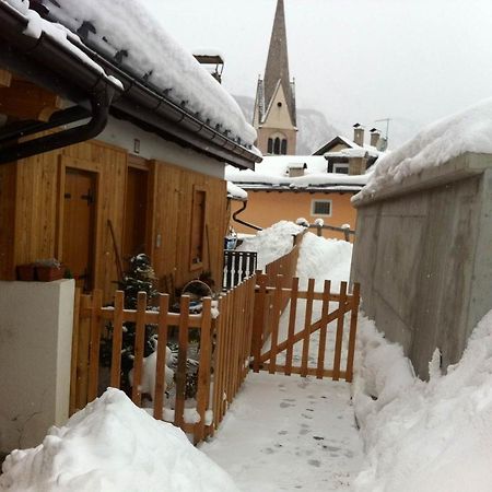 דירות Pieve di Livinallongo Chalet Lei מראה חיצוני תמונה