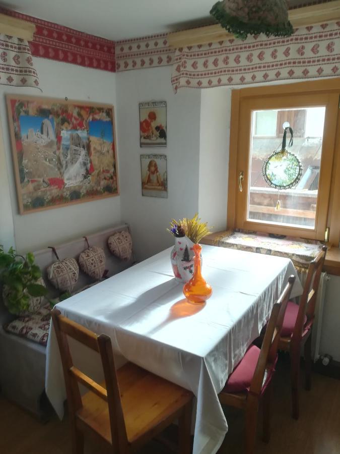דירות Pieve di Livinallongo Chalet Lei מראה חיצוני תמונה